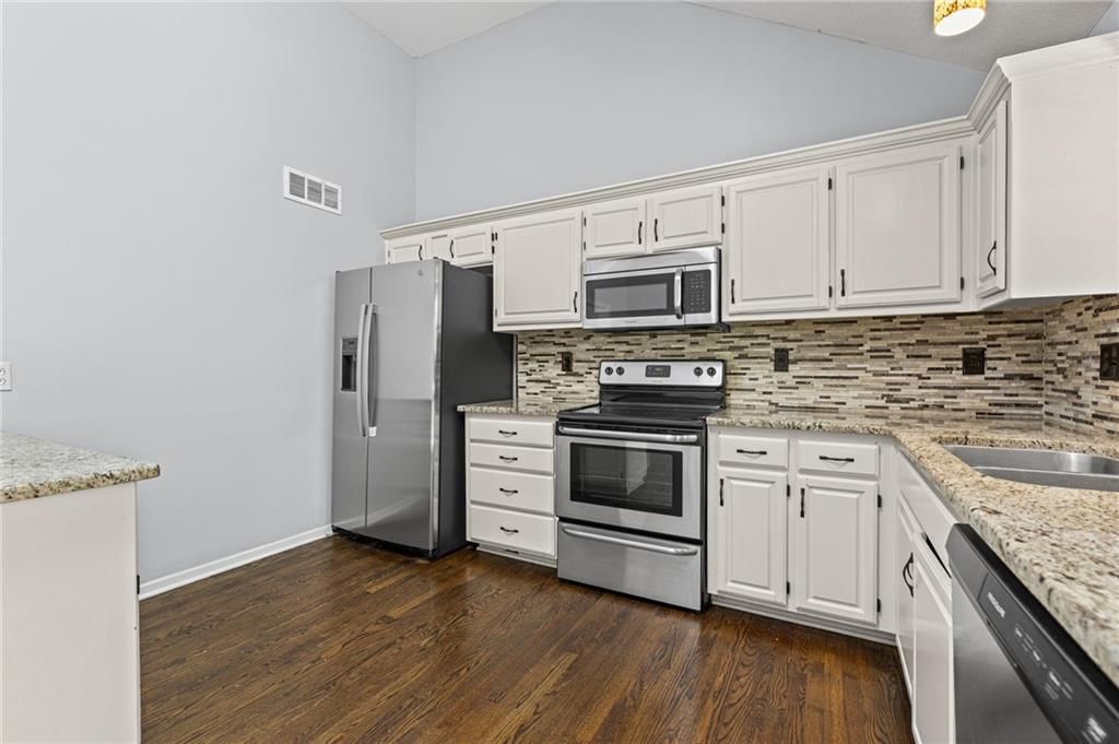 Photo 9 of 39, 1117 Meadowlark Lane, Liberty, MO 64068