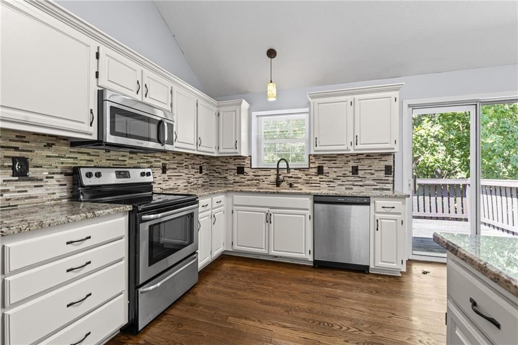 Photo 10 of 39, 1117 Meadowlark Lane, Liberty, MO 64068