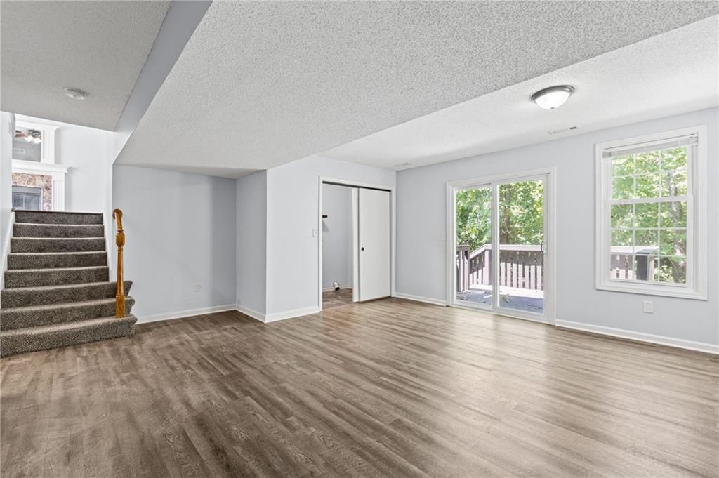 Photo 22 of 39 - 1117 Meadowlark Lane, Liberty, MO 64068