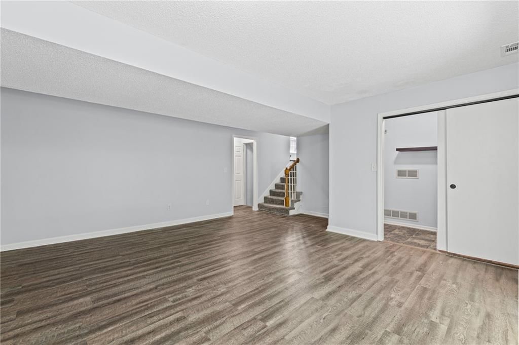 Photo 23 of 39 - 1117 Meadowlark Lane, Liberty, MO 64068