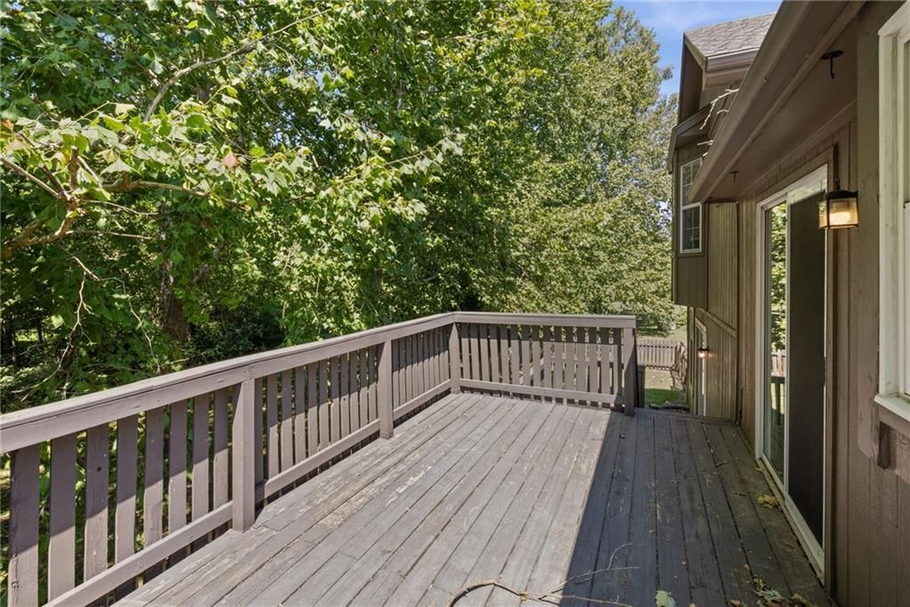 Photo 28 of 39 - 1117 Meadowlark Lane, Liberty, MO 64068