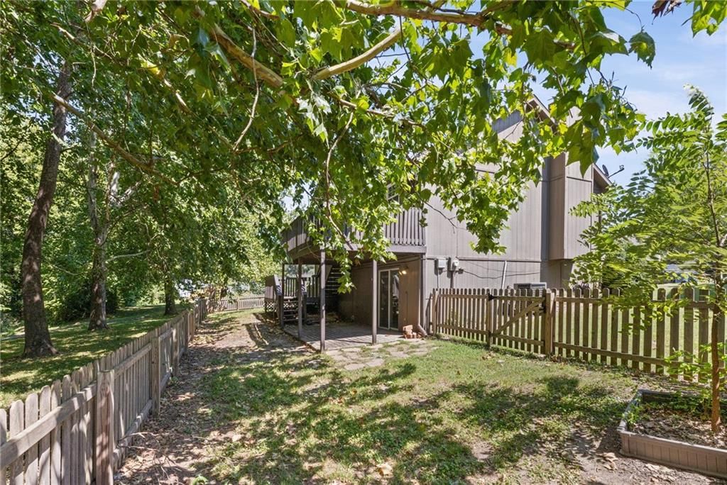 Photo 34 of 39 - 1117 Meadowlark Lane, Liberty, MO 64068