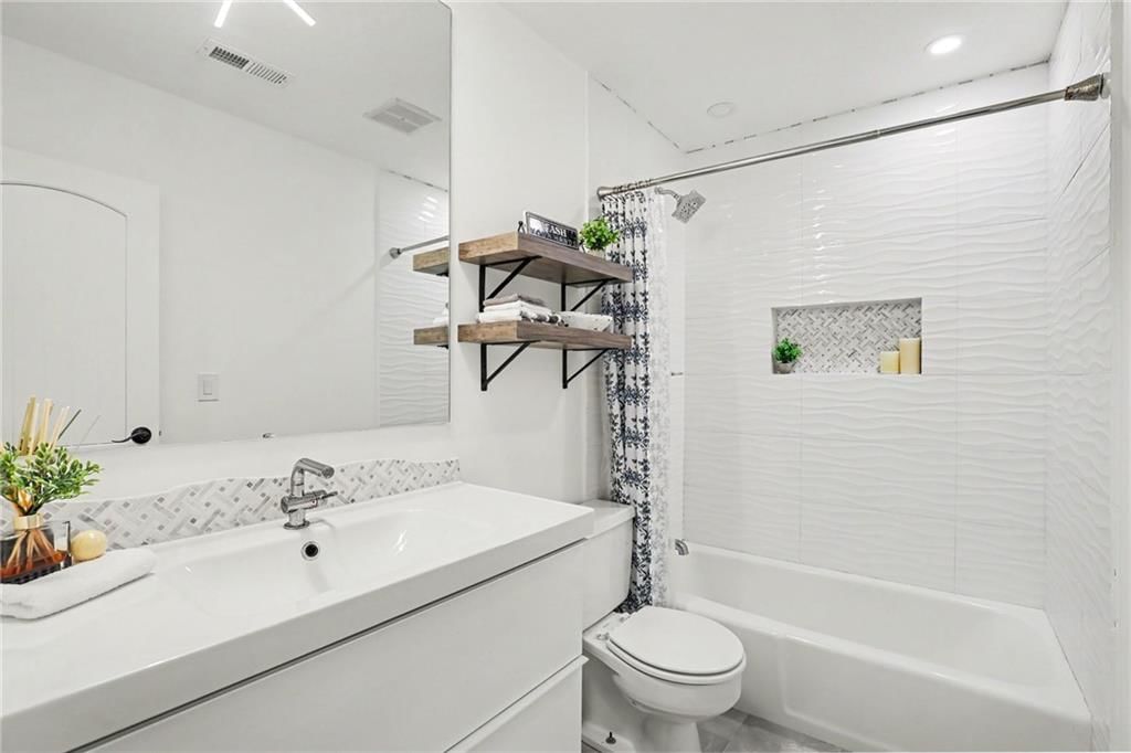 6924 NW Chapel Woods Lane — photo 18