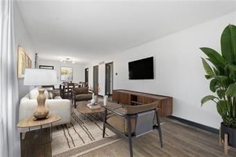 Photo 6 of 40 - 1811 Pendleton Avenue, Kansas City, MO 64124