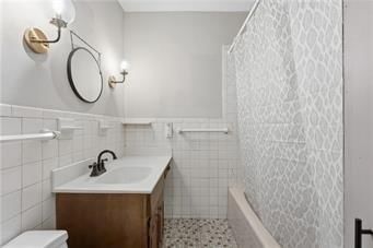 Photo 14 of 40 - 1811 Pendleton Avenue, Kansas City, MO 64124