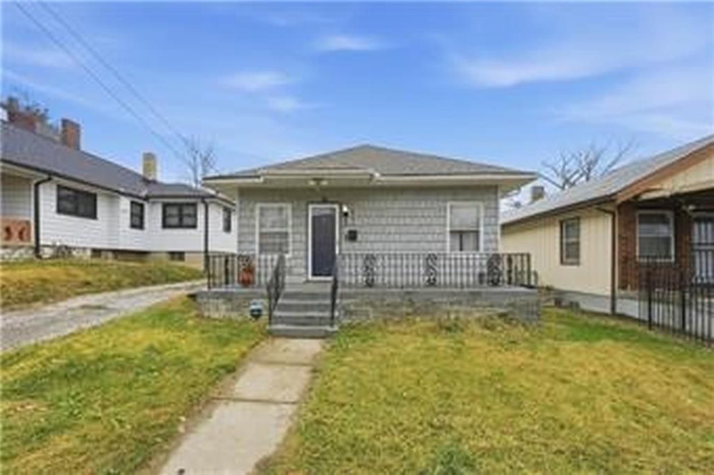 Photo 20 of 40 - 1811 Pendleton Avenue, Kansas City, MO 64124