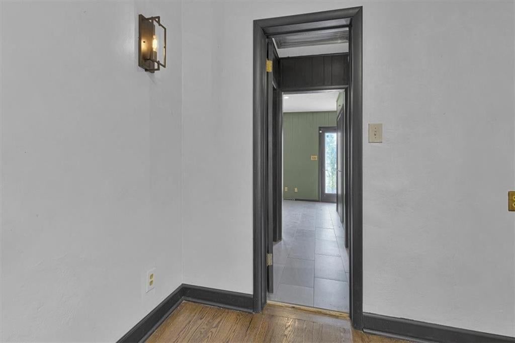 Photo 21 of 40 - 1811 Pendleton Avenue, Kansas City, MO 64124