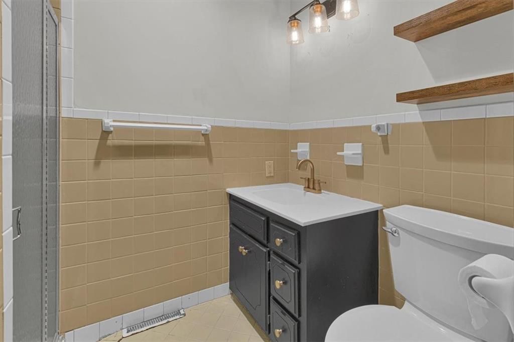Photo 28 of 40 - 1811 Pendleton Avenue, Kansas City, MO 64124