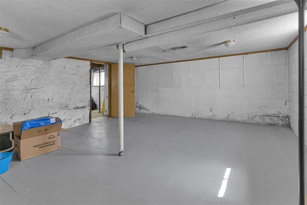Photo 30 of 40 - 1811 Pendleton Avenue, Kansas City, MO 64124
