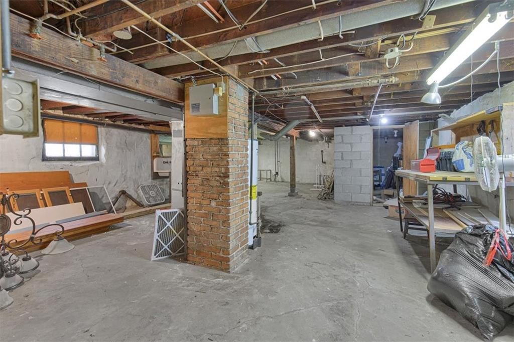 Photo 31 of 40 - 1811 Pendleton Avenue, Kansas City, MO 64124