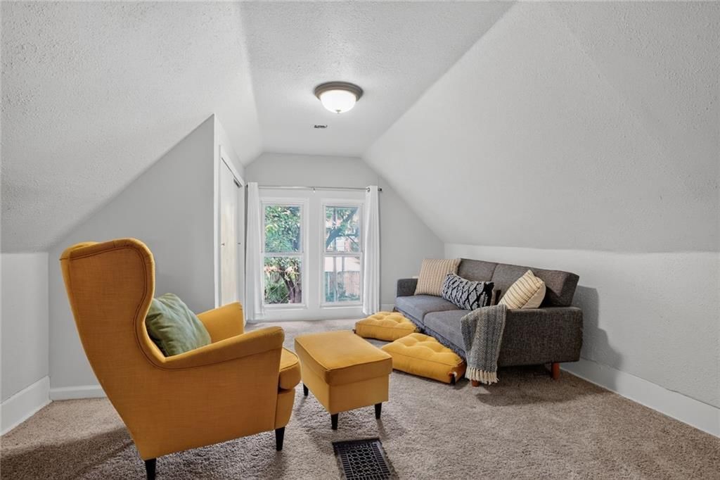 140 Kensington Avenue — photo 18