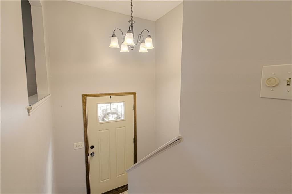 912 Canterbury Lane — photo 3