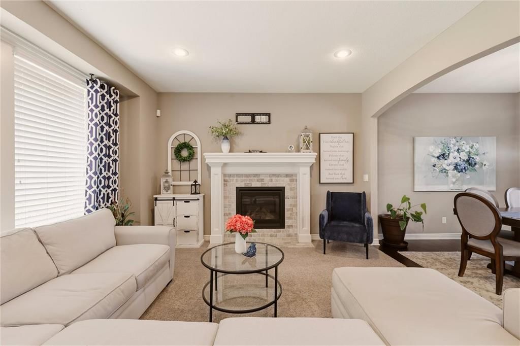 1804 NE Griffin Drive, Lee's Summit, MO: listing photo 3