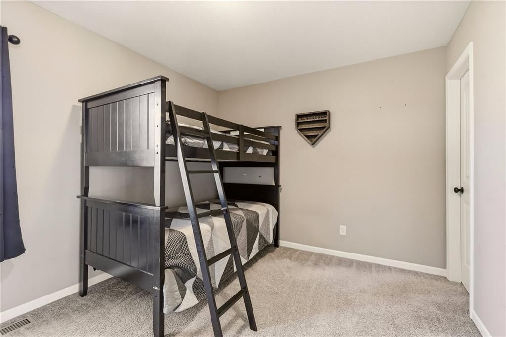 Photo 14 of 23 - 1804 NE Griffin Drive, Lee's Summit, MO 64086