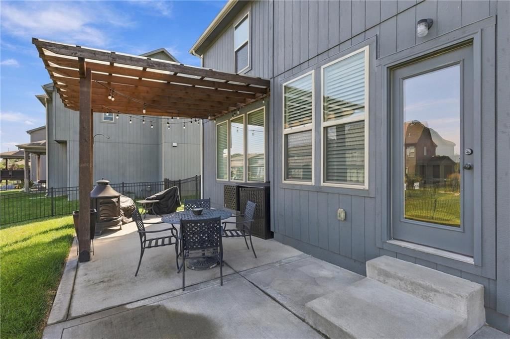 Photo 22 of 23 - 1804 NE Griffin Drive, Lee's Summit, MO 64086