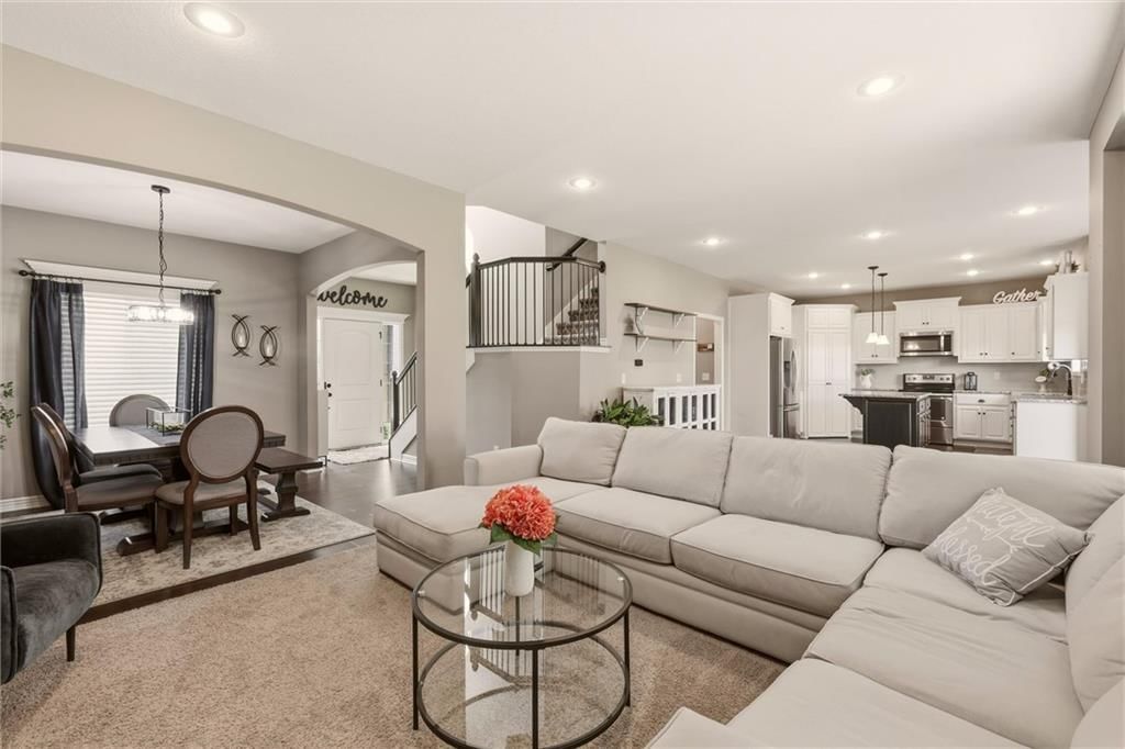 Photo 4 of 23 - 1804 NE Griffin Drive, Lee's Summit, MO 64086