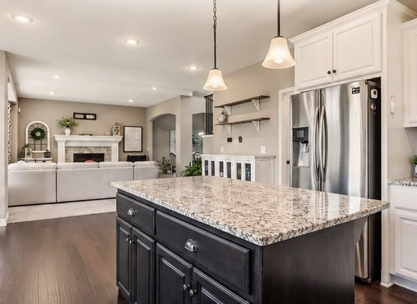 1804 NE Griffin Drive, Lee's Summit, MO: listing photo 2
