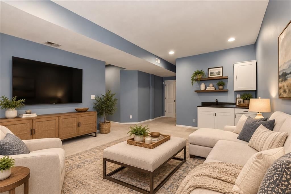 Photo 19 of 23 - 1804 NE Griffin Drive, Lee's Summit, MO 64086