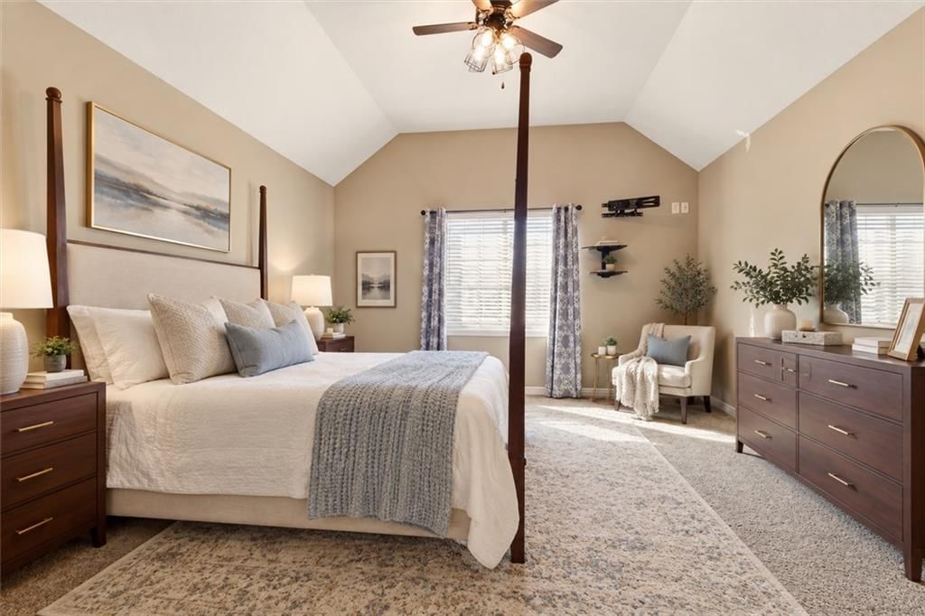 Photo 11 of 23 - 1804 NE Griffin Drive, Lee's Summit, MO 64086