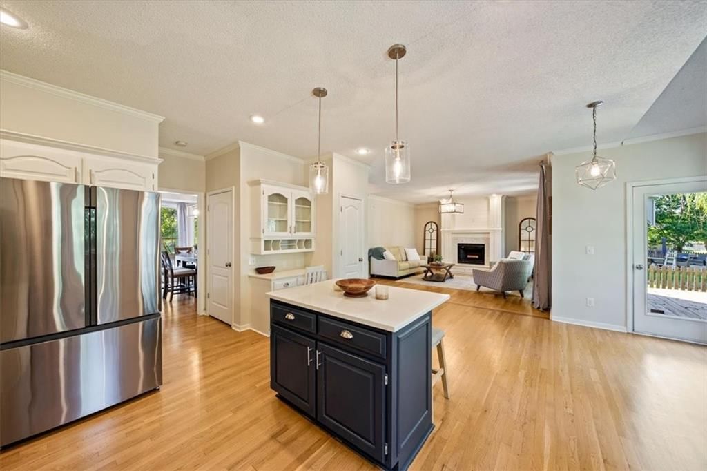 Photo 11 of 32 - 22304 W 52nd Street, Shawnee, KS 66226