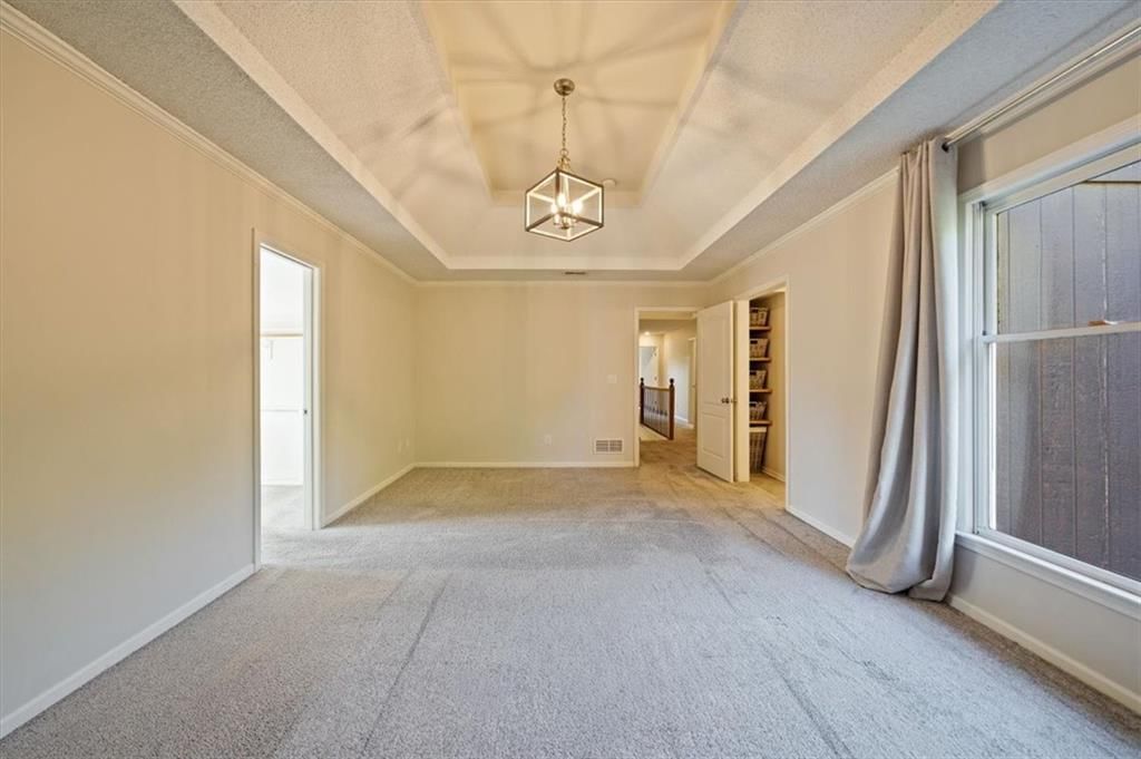 Photo 16 of 32 - 22304 W 52nd Street, Shawnee, KS 66226