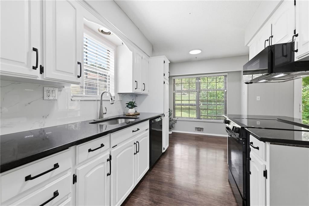 1718 E 97th Terrace — photo 9