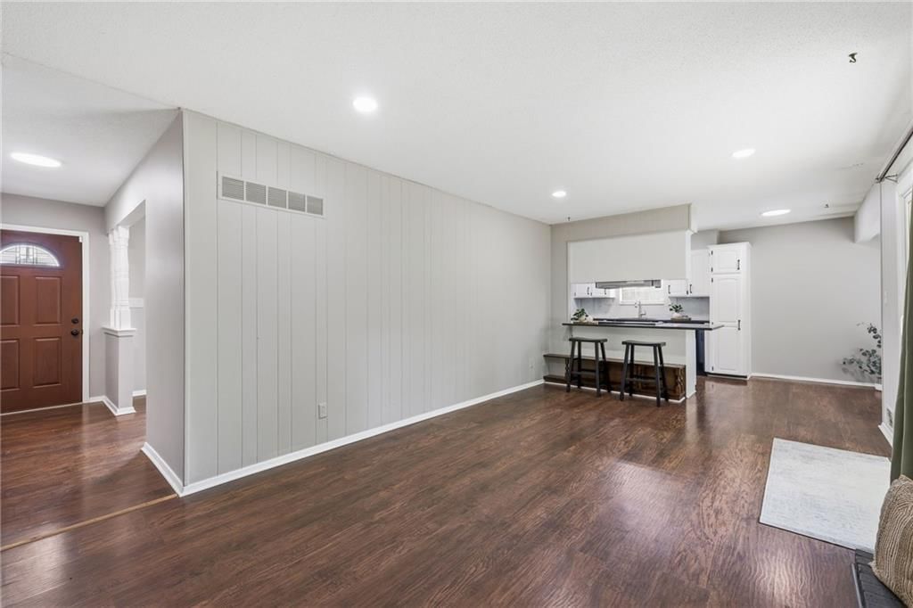 1718 E 97th Terrace — photo 16