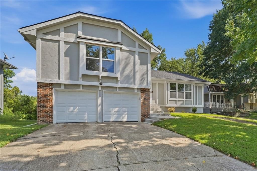 14017 Winchester Court, Grandview, MO: listing photo 2