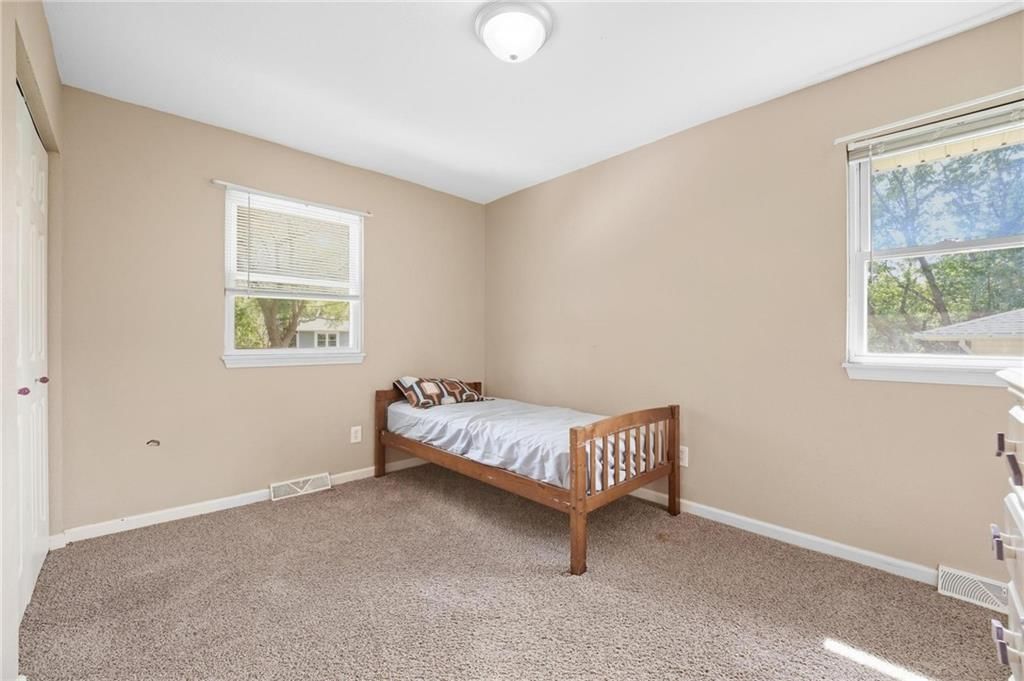 1817 SE Abbey Street — photo 18