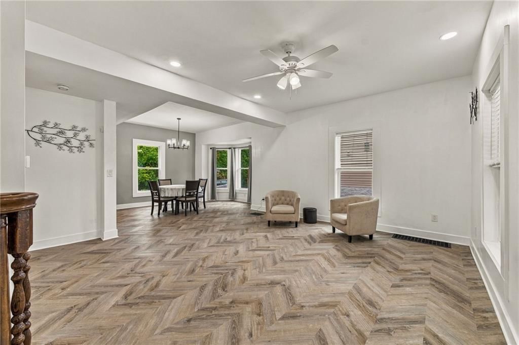 1432 W Walnut Street — photo 3