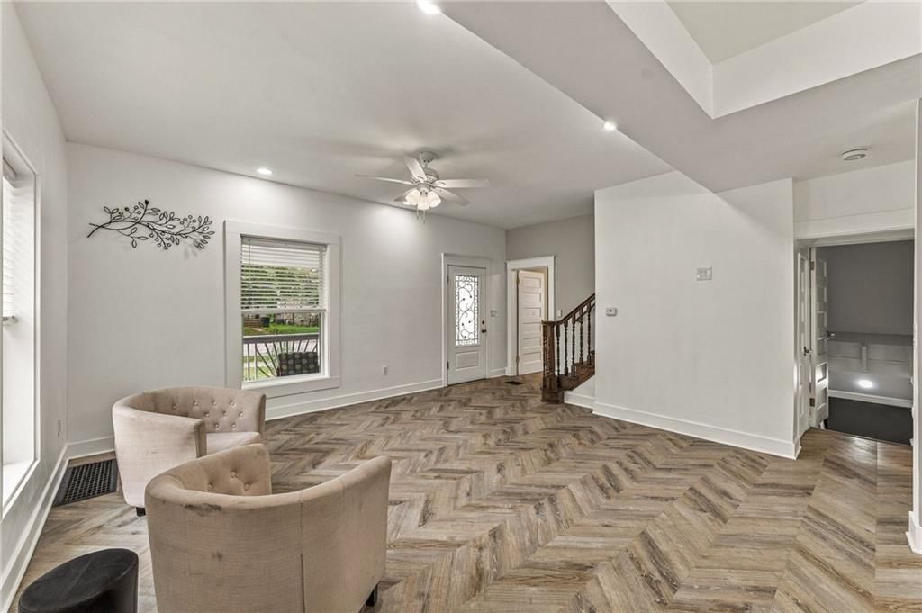 1432 W Walnut Street — photo 8