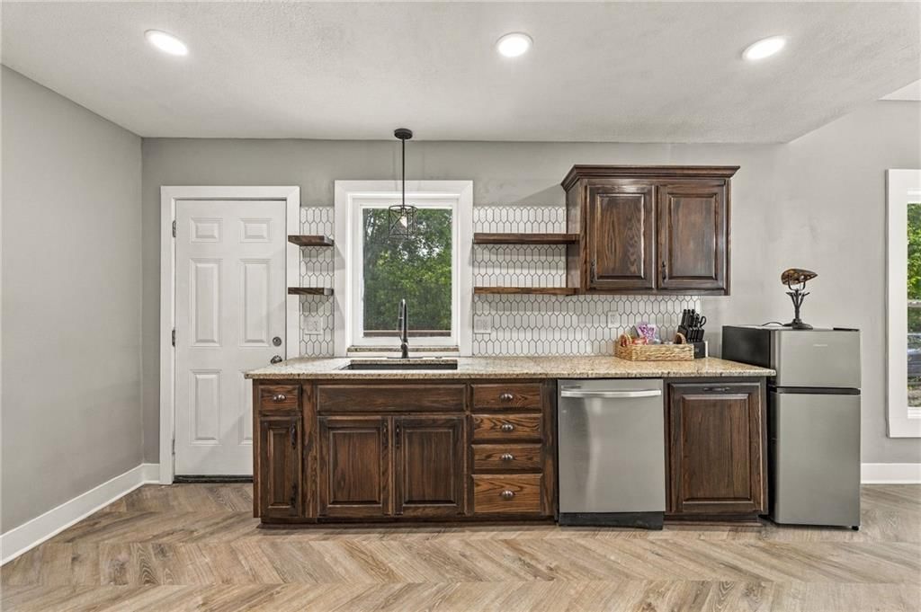 1432 W Walnut Street — photo 11
