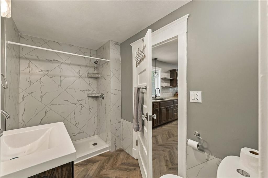 1432 W Walnut Street — photo 17