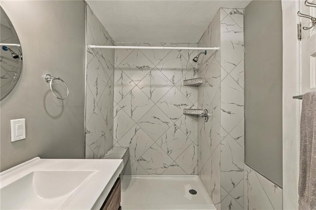 1432 W Walnut Street — photo 18