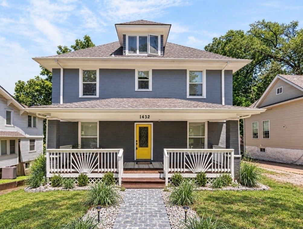 1432 W Walnut Street, Independence, MO: listing photo 2