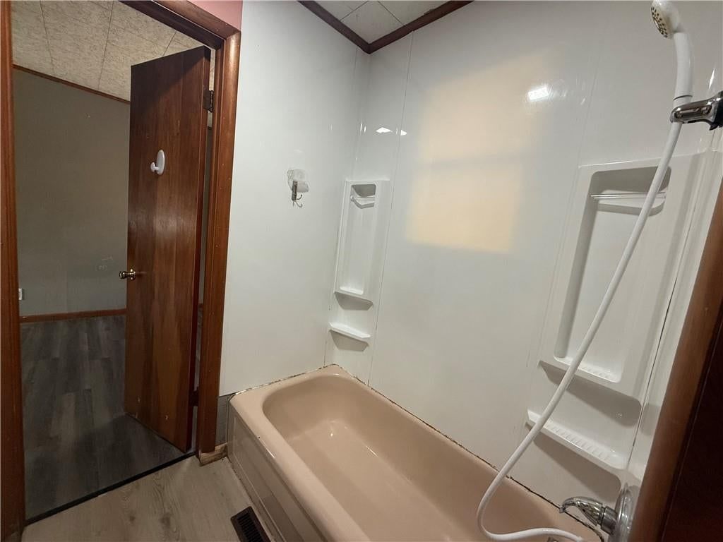315 E Washington Street — photo 8