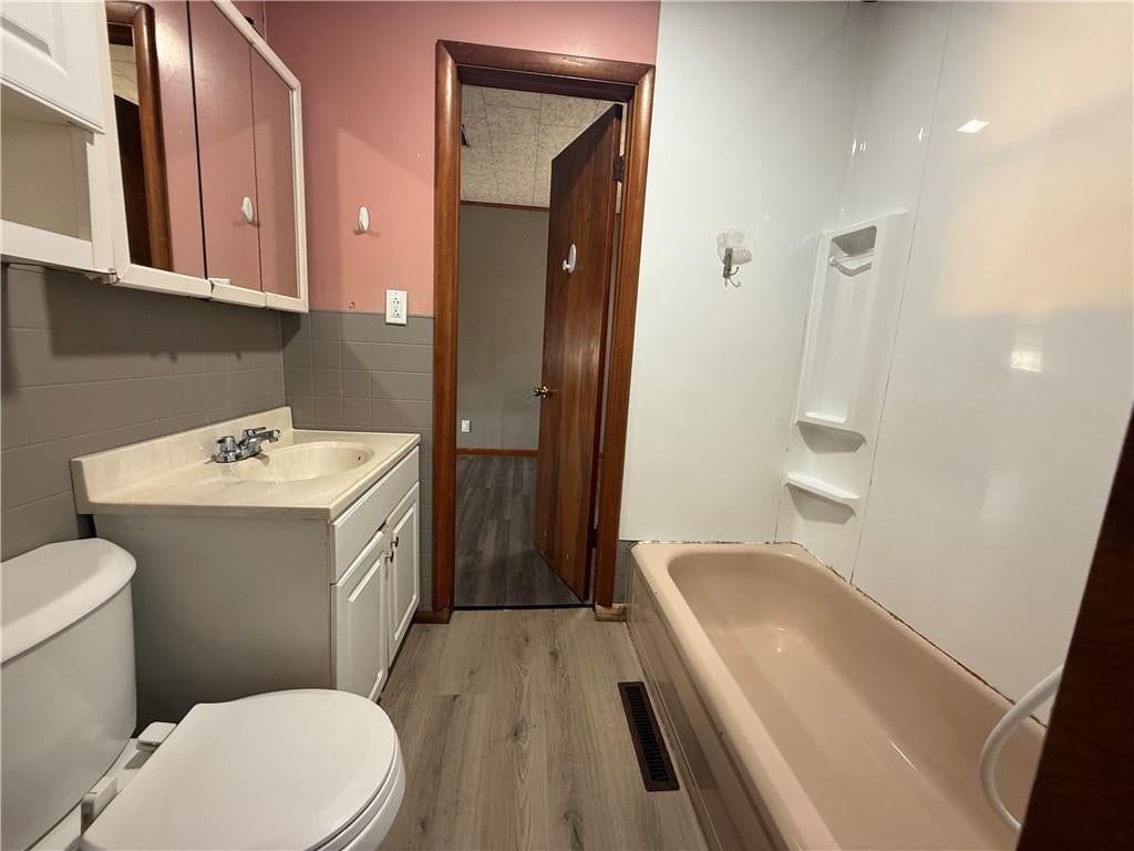 315 E Washington Street — photo 9
