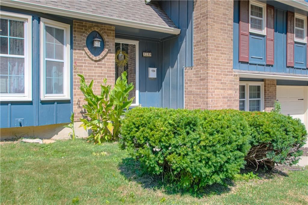 9710 W 91st Place — photo 2