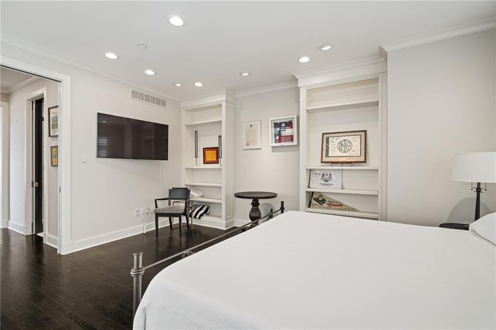 400 W 49th Terrace — photo 31