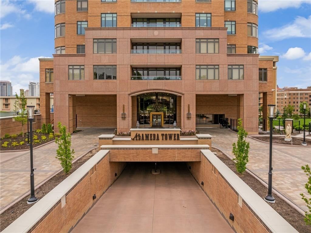 400 W 49th Terrace — photo 46
