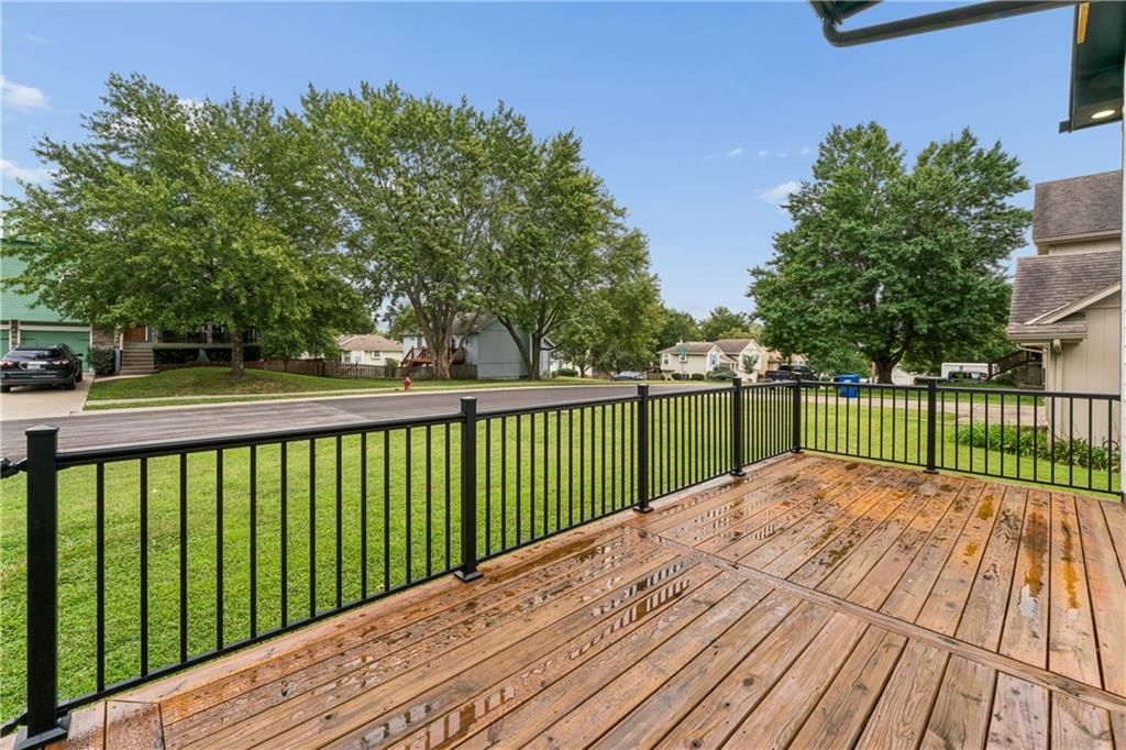 309 NE Brookwood Drive — photo 5