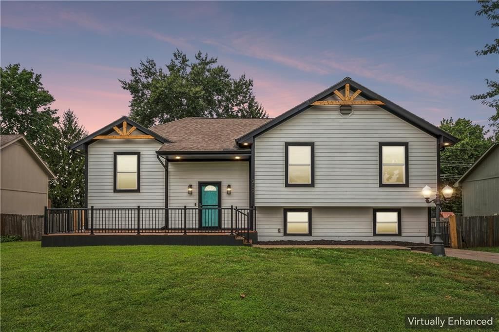 309 NE Brookwood Drive — photo 6