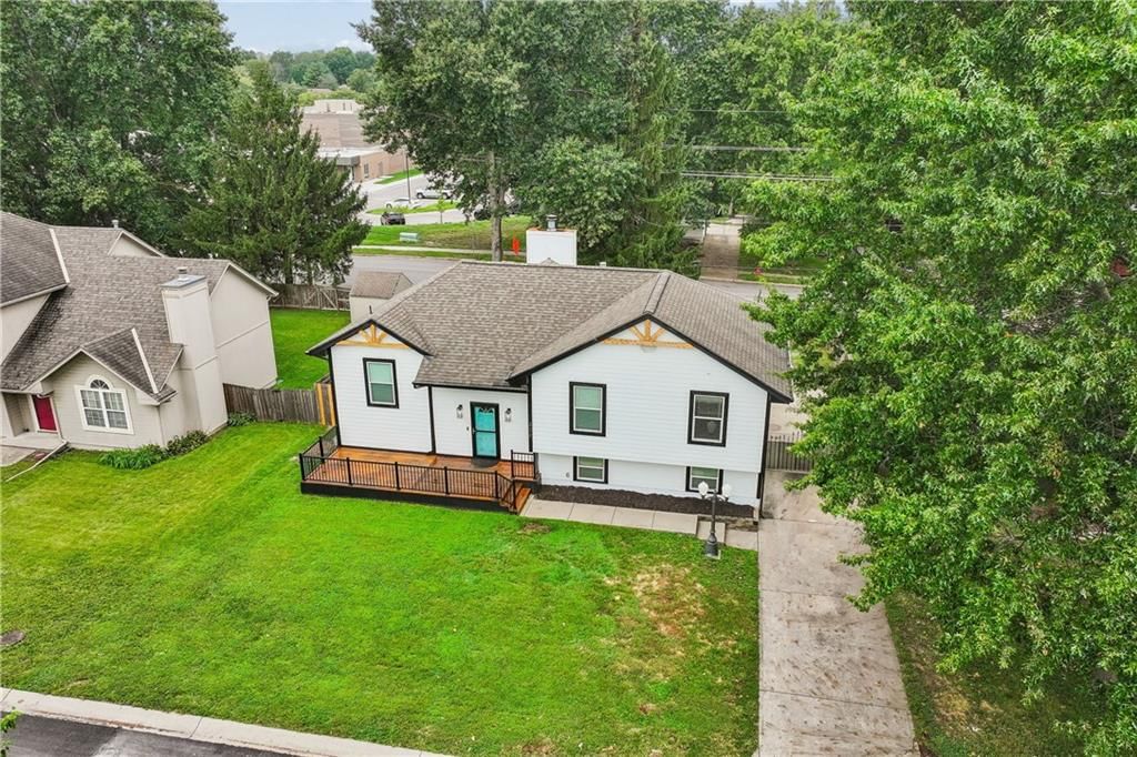 309 NE Brookwood Drive — photo 48