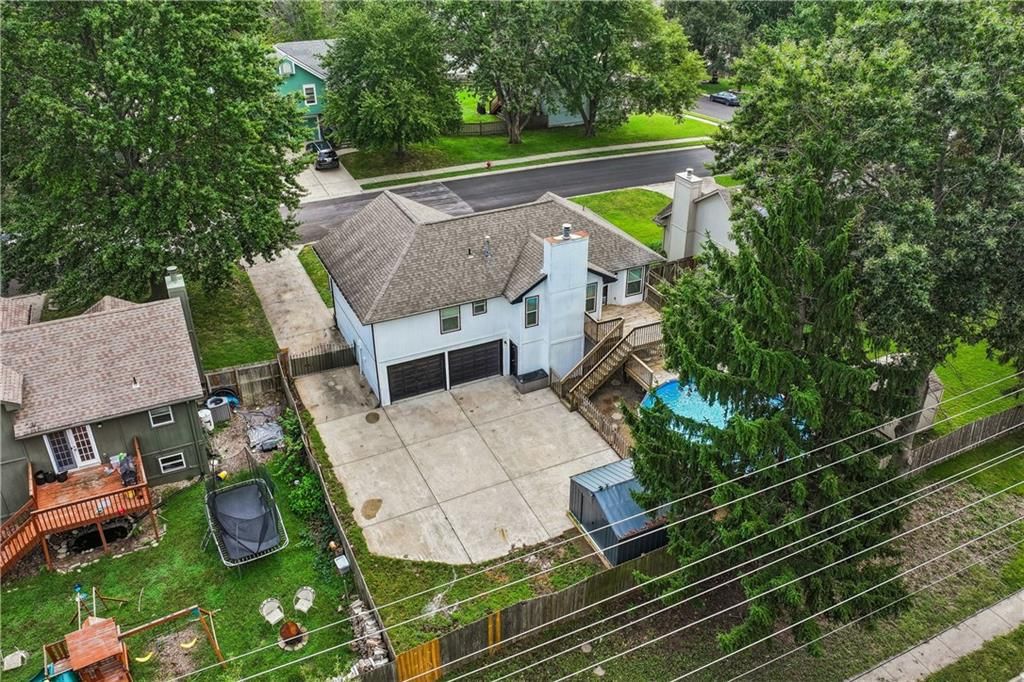 309 NE Brookwood Drive — photo 53