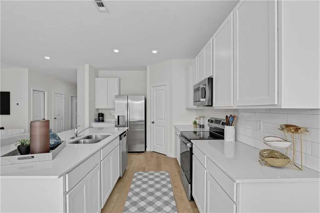605 SW Edgewood Meadows Drive — photo 5