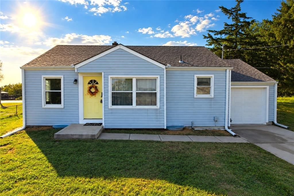 102 Westview Place, Excelsior Springs, MO: listing photo 2