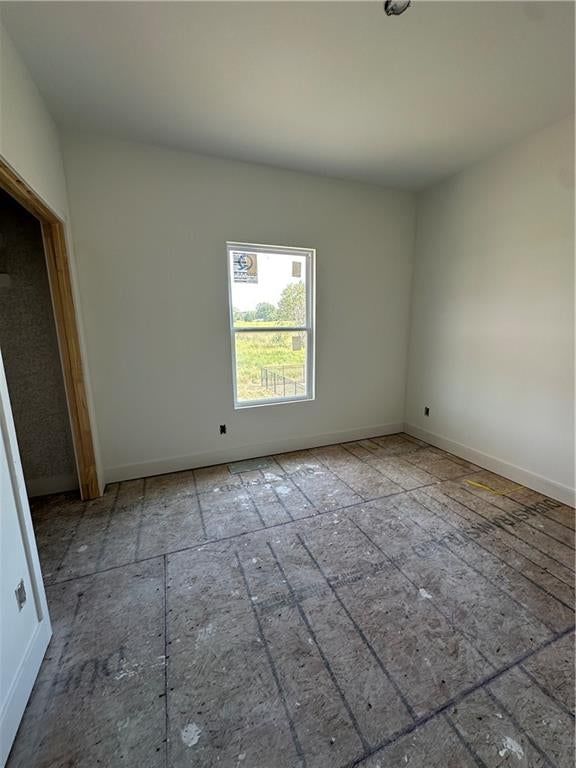 Photo 11 of 19 - 463 Green Drive, Lawson, MO 64062