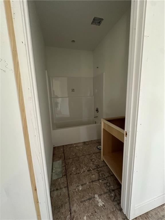 Photo 12 of 19 - 463 Green Drive, Lawson, MO 64062