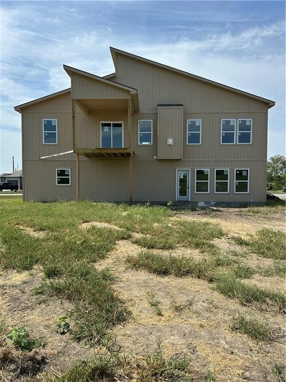 Photo 19 of 19 - 463 Green Drive, Lawson, MO 64062