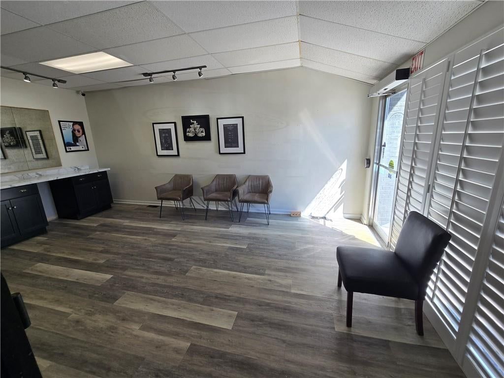 727 Commercial Street — photo 7